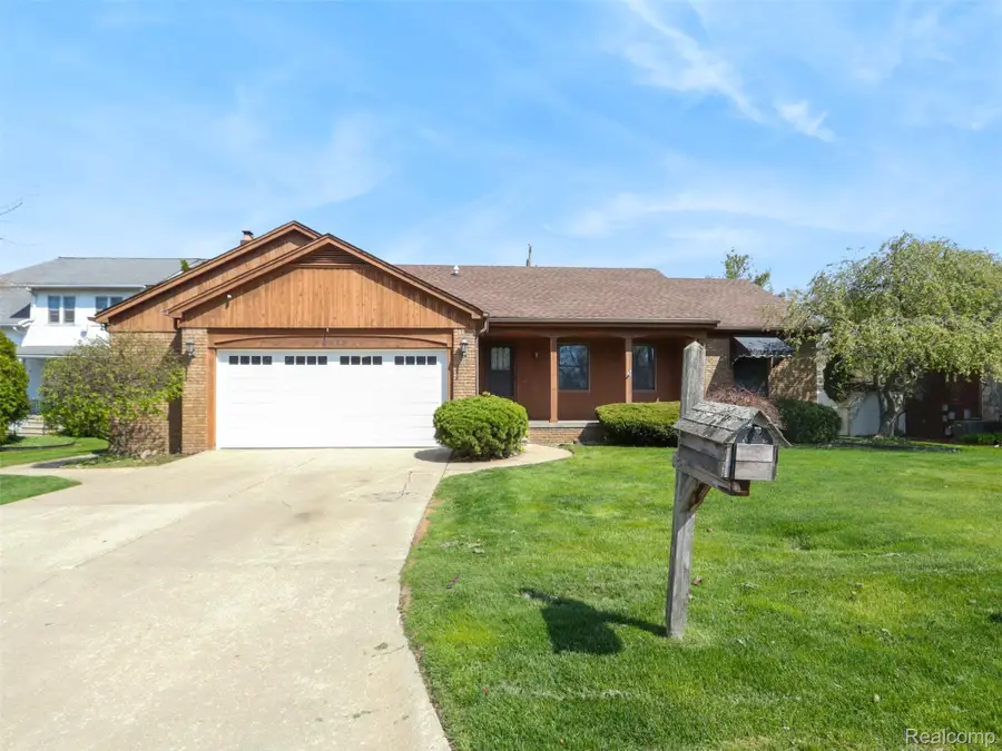 22419 Milner Street, Saint Clair Shores, MI 48081 - #2