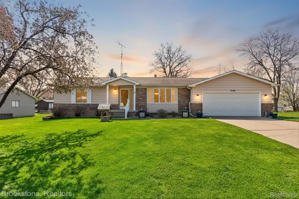 1086 Risecliff Drive, GrandBlanc, MI 48439