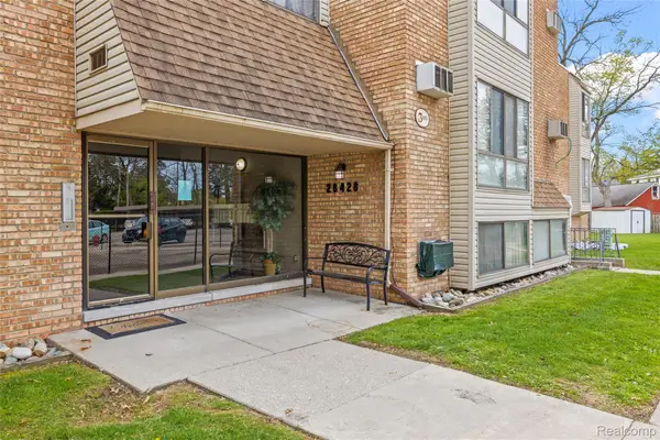 28428 W 8 Mile Road #C7, FarmingtonHills, MI 48336