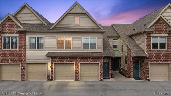 632 Pointe Drive, WalledLake, MI 48390