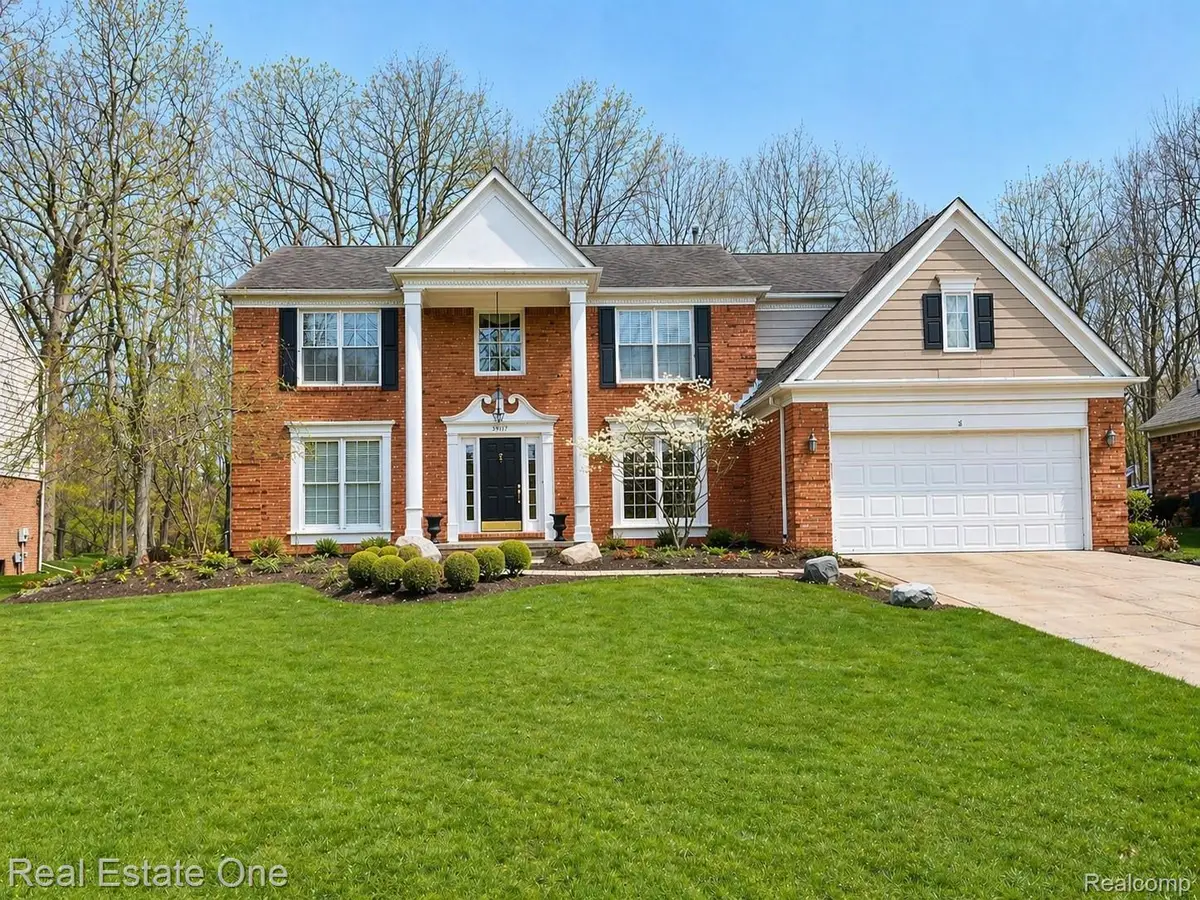 37917 Glengrove Drive, Farmington, MI 48331 - #1