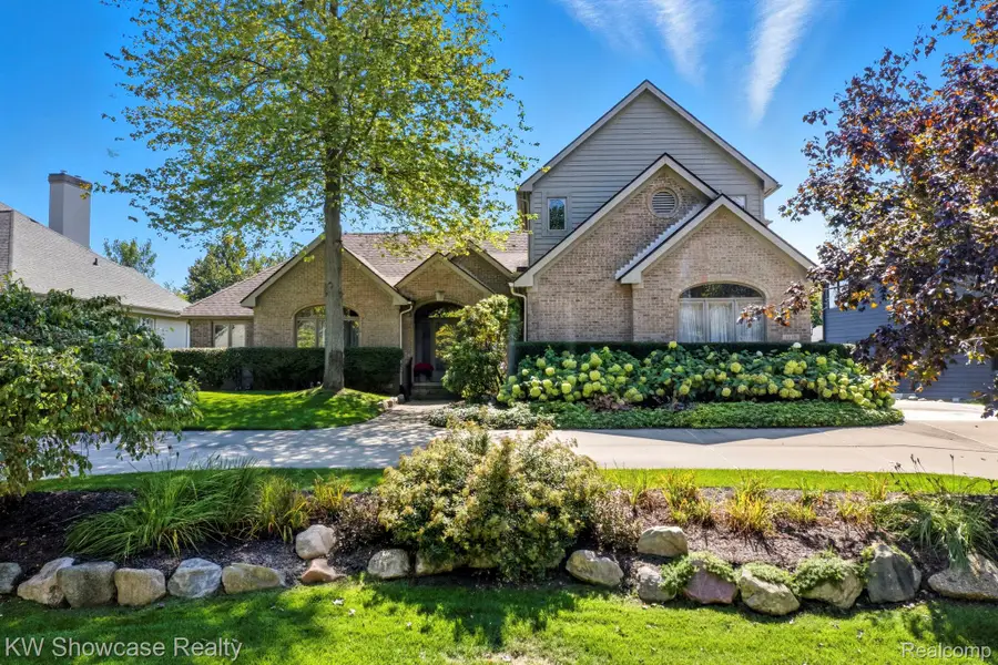 1539 Wandrei Court, Commerce Township, MI 48382 - #2