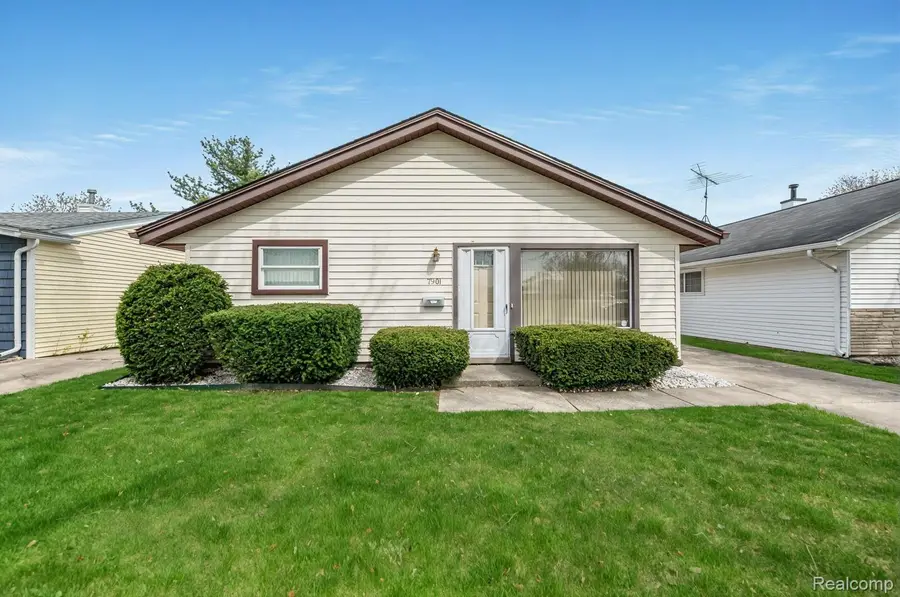 7901 Roosevelt Street, Taylor, MI 48180 - #2