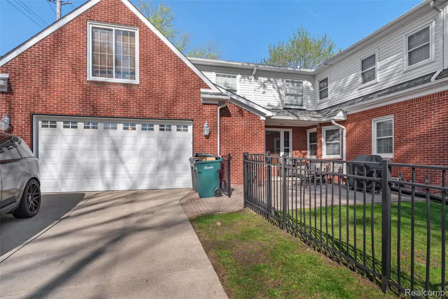 24540 Emerson Street, Dearborn, MI 48124 - #2