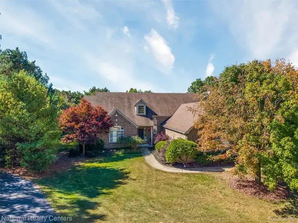 678 Joshua Drive, Highland, MI 48356