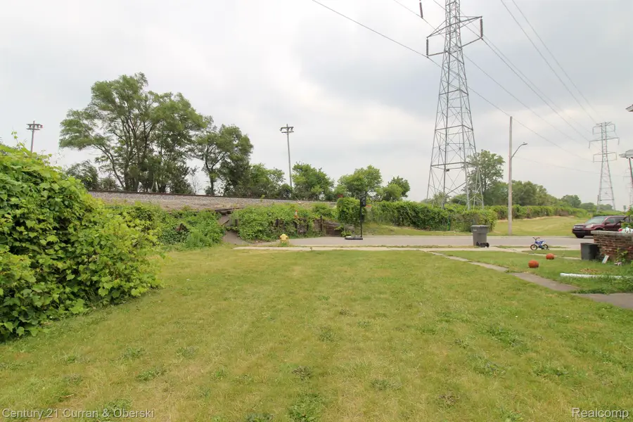 5861 Bingham Street, Dearborn, MI 48126 - #3