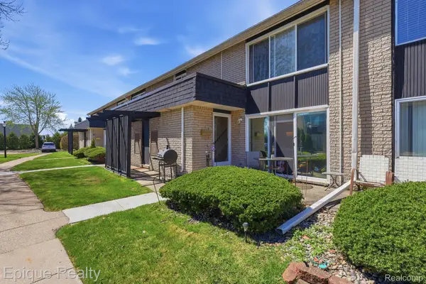 8727 Kennedy Circle #4, Warren, MI 48093