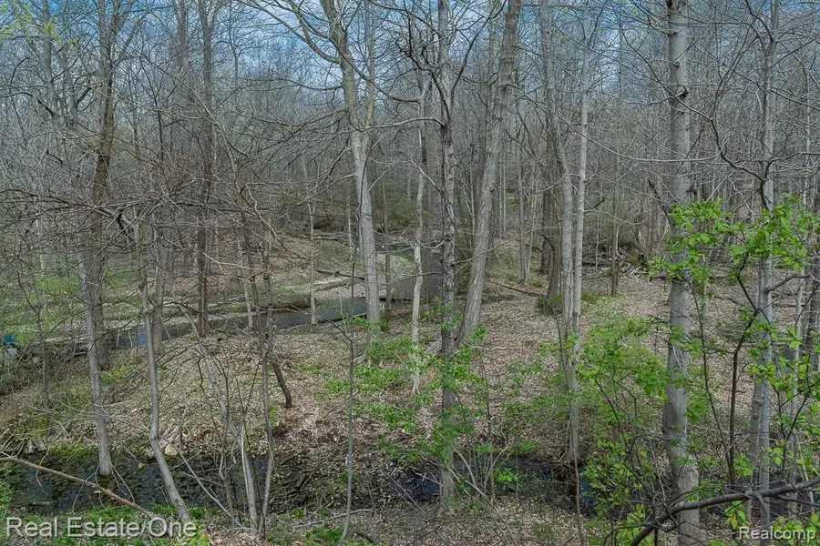 947 E Tienken Road, Rochester Hills, MI 48306 - #3
