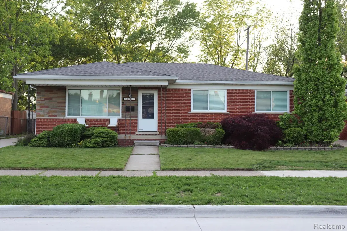 28347 Los Olas Drive, Warren, MI 48093 - #1
