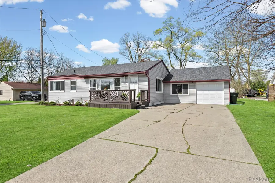 34585 Koch Avenue, Sterling Heights, MI 48310 - #2