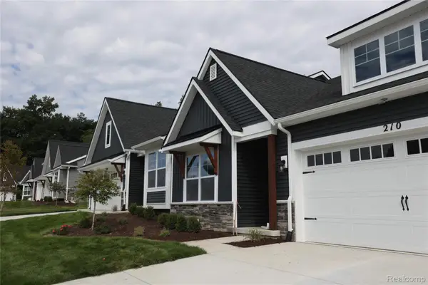 210 Canyon Creek Court #2, Howell, MI 48843