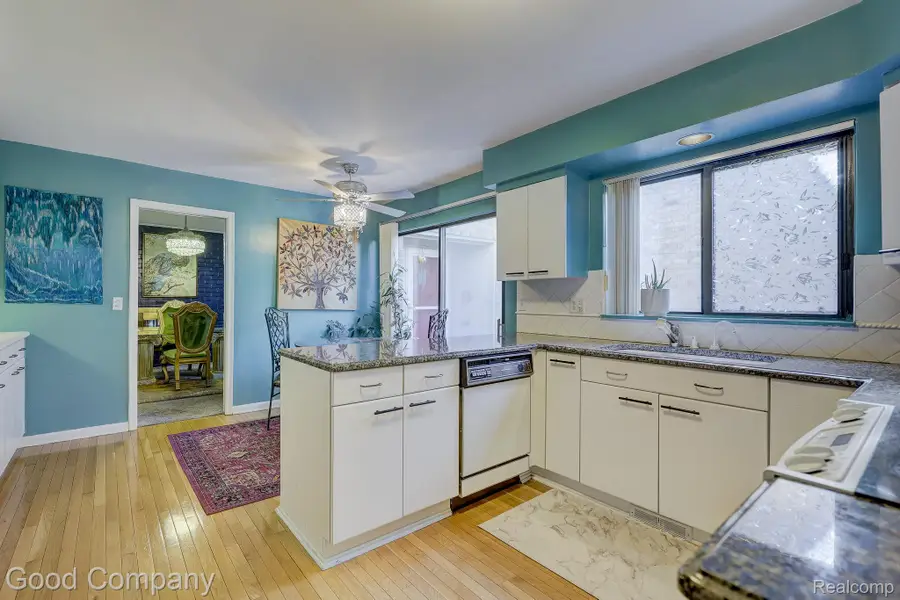 7105 Pebble Park Drive, West Bloomfield, MI 48322 - #3