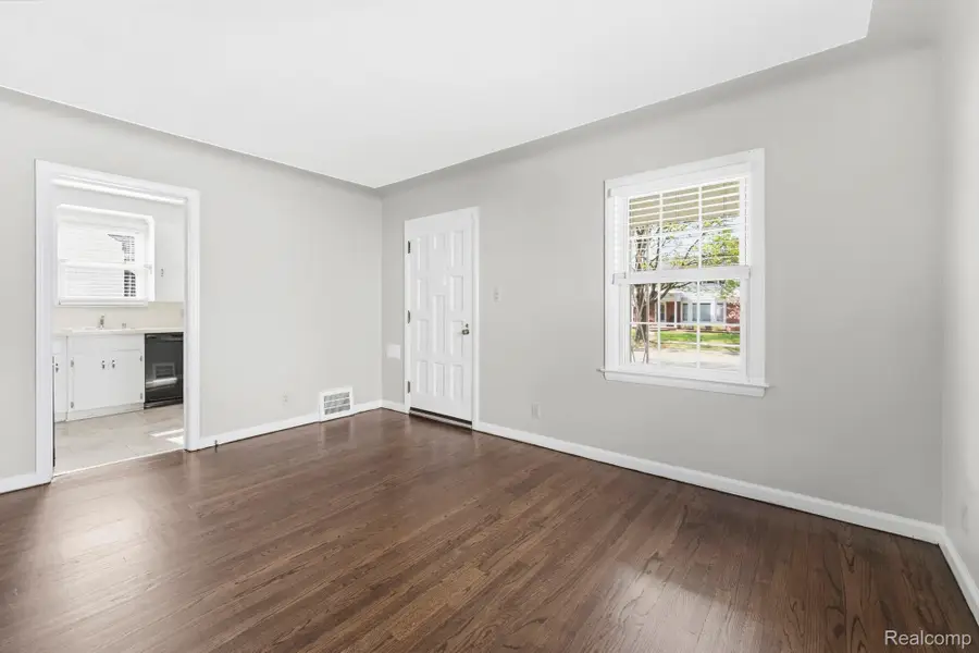 22424 Nowlin Street, Dearborn, MI 48124 - #2