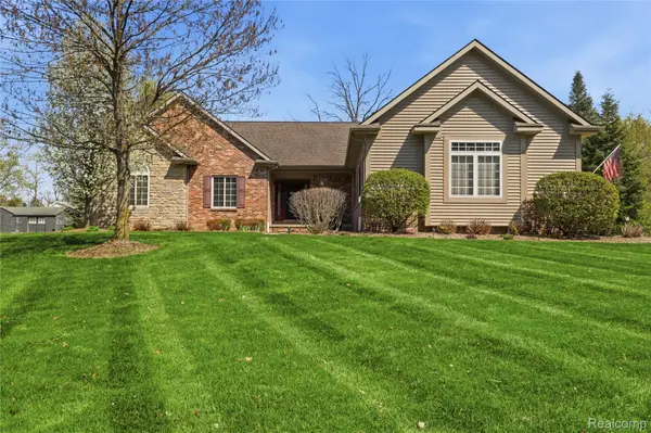 9031 Hidden Oaks Drive, GrandBlanc, MI 48439