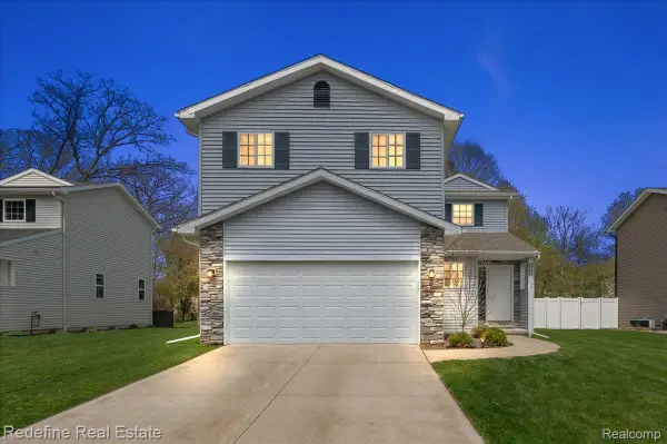 310 Fountain Park Drive, Waterford, MI 48327