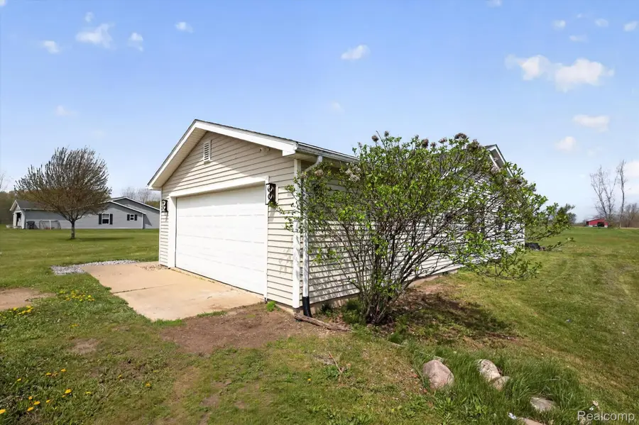 45196 76th Avenue, Decatur, MI 49045 - #2