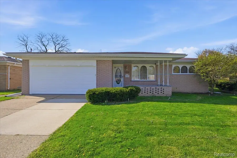 14066 Castle Avenue, Warren, MI 48088 - #2
