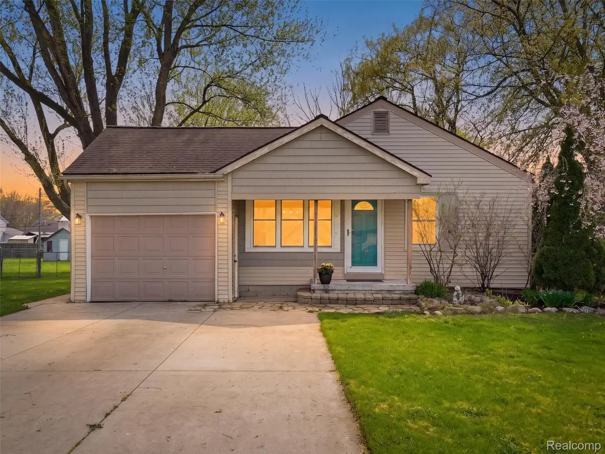 23564 Donaldson Street, Clinton Township, MI 48035 - #1