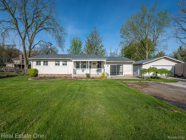 18338 Olmstead, Riverview, MI 48193