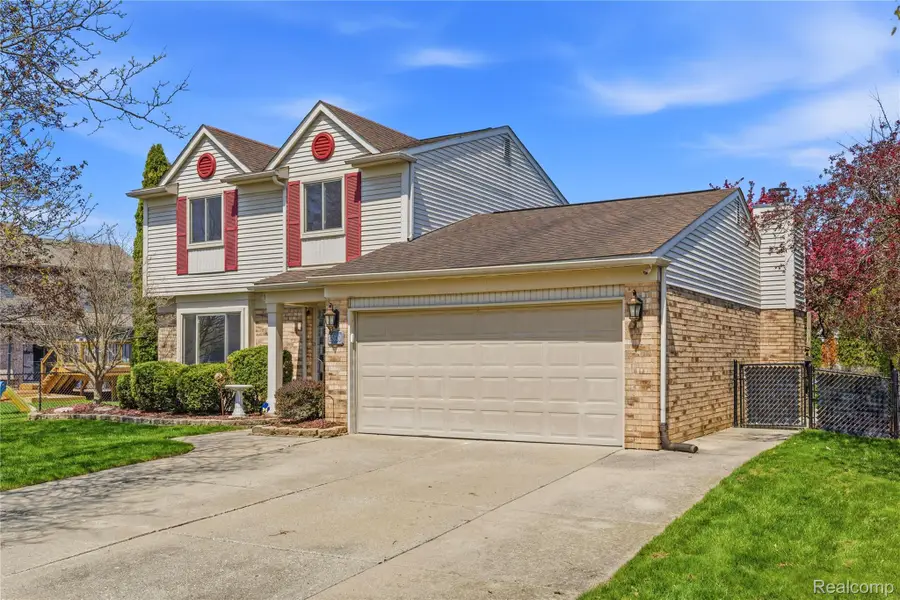 25030 Balsam Drive, Brownstown, MI 48134 - #2