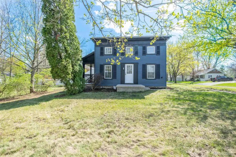 227 Emily Street, Flushing, MI 48433 - #2