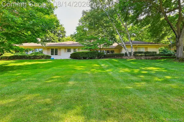 3821 Lakecrest Drive Drive, BloomfieldHills, MI 48304