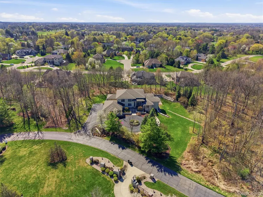 8390 Warwick Groves Court, Grand Blanc, MI 48439 - #3