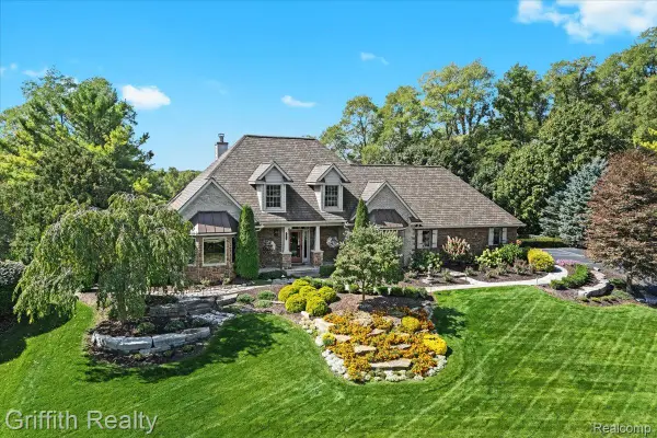 7253 Summit Ridge, Brighton, MI 48116