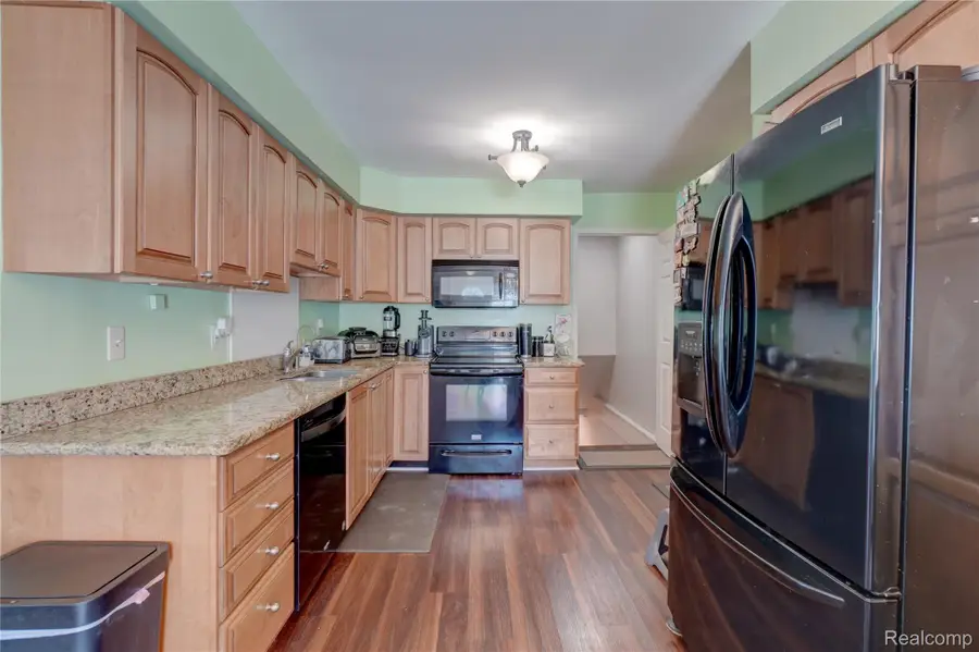 20522 Longwood Drive, Clinton, MI 48038 - #2