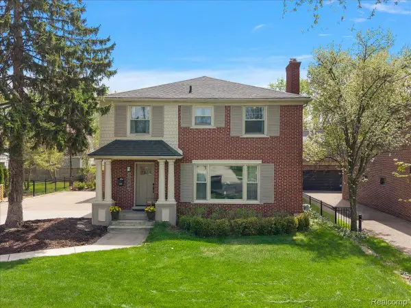 1004 Wimbleton Drive, Birmingham, MI 48009