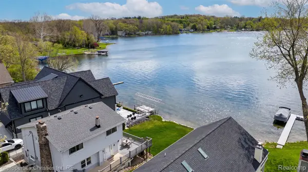 11417 N Shore Drive, WhitmoreLake, MI 48189