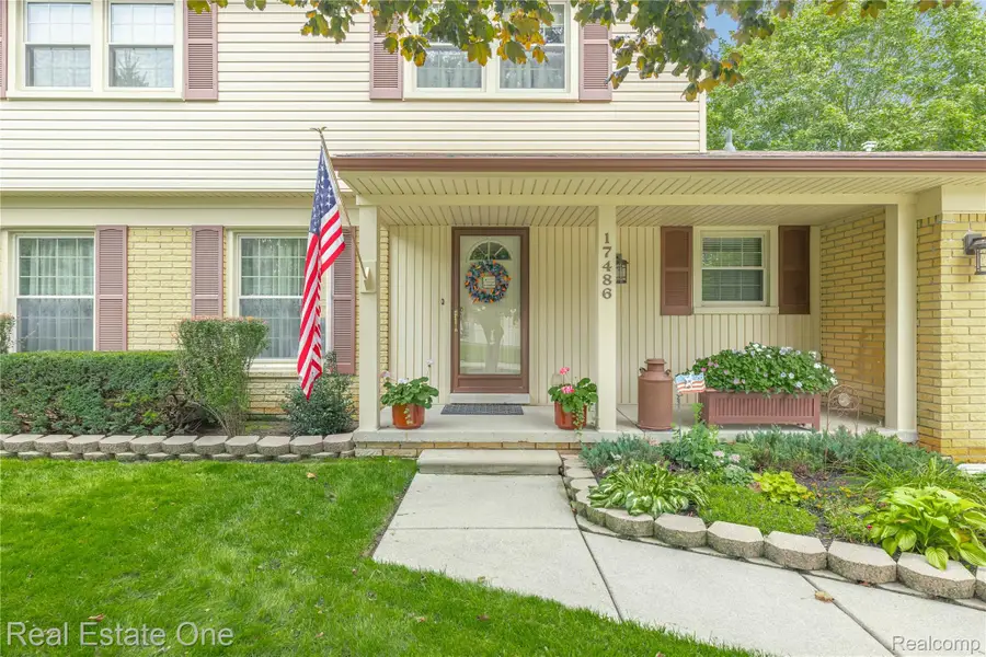 17486 Country Club Drive, Livonia, MI 48152 - #3