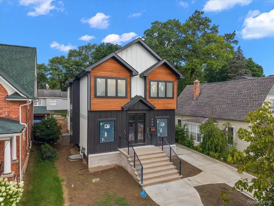 205 Pine Street, Rochester, MI 48307 - #3