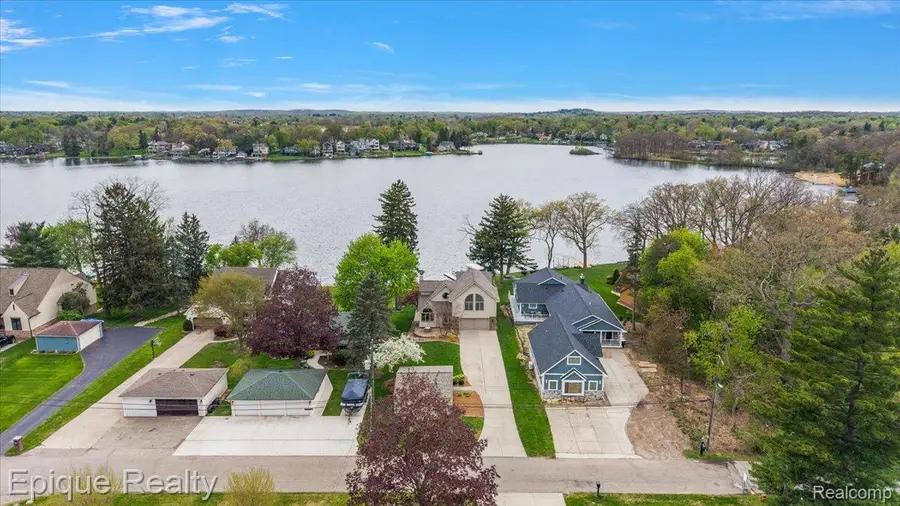 4521 Parnell Drive, Clarkston, MI 48346 - #2