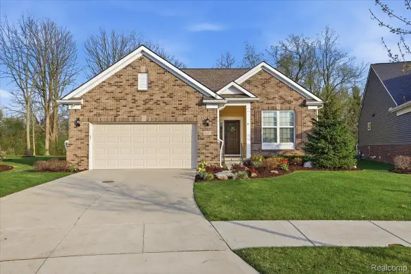 3031 Sumerlyn Court, AuburnHills, MI 48326