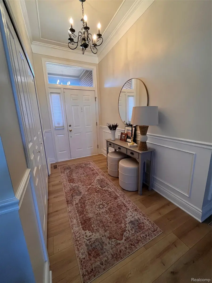 800 Saint Johns Boulevard, Lincoln Park, MI 48146 - #2