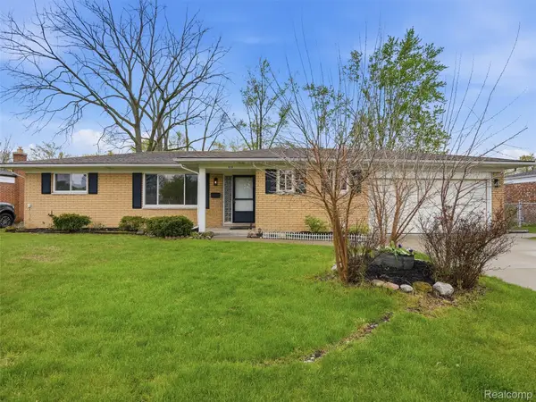 8618 Alwardt Drive, SterlingHeights, MI 48313
