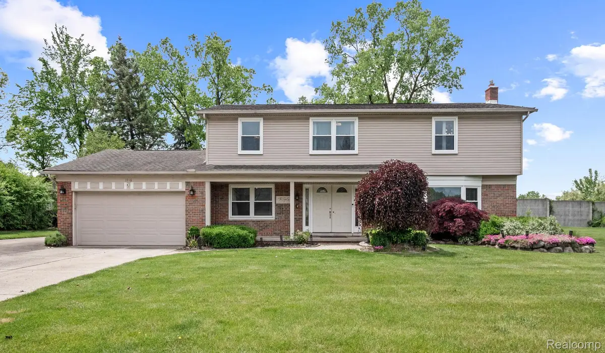1916 Squirrel Valley Drive, Bloomfield, MI 48304 - #1