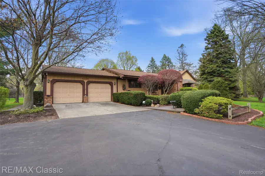 4134 Sleeth Road, Commerce Township, MI 48382 - #2