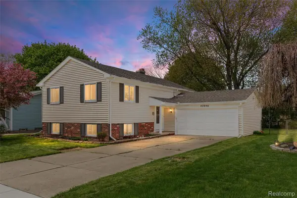 42646 Somerset Drive, Canton, MI 48187