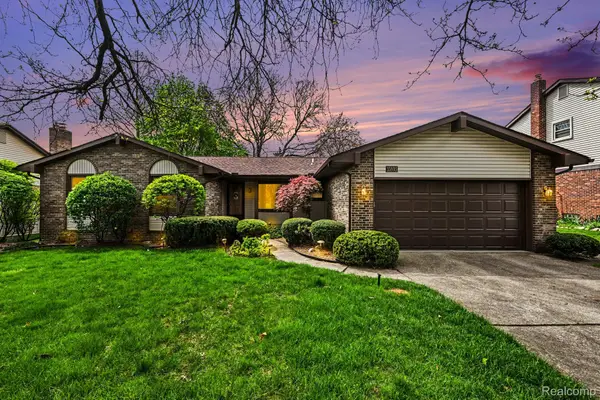 33593 Curtis Road Road S, Livonia, MI 48152