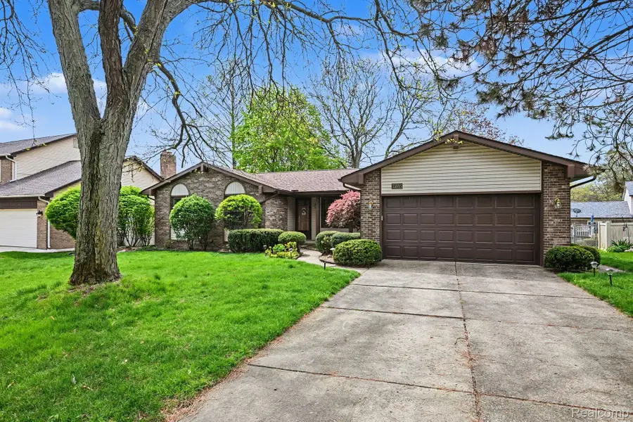 33593 Curtis Road Road S, Livonia, MI 48152 - #3