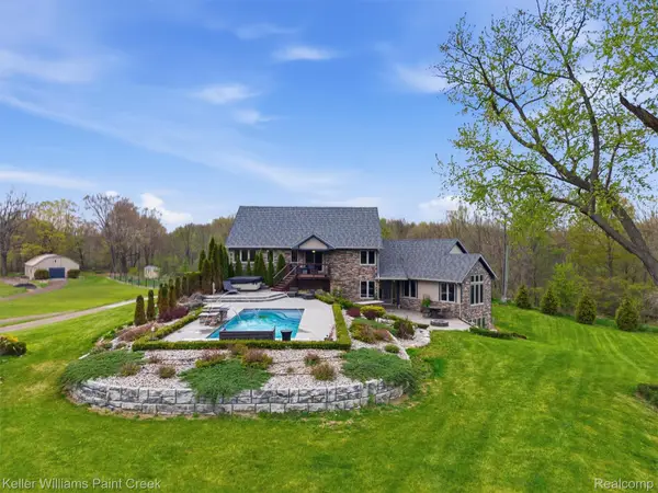 3450 S Ortonville Road, Clarkston, MI 48348