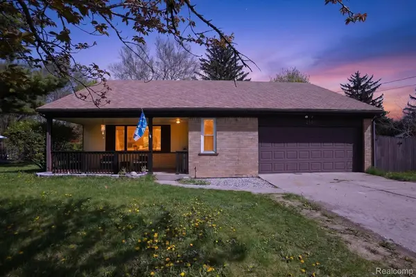2141 E Hill Road, GrandBlanc, MI 48439