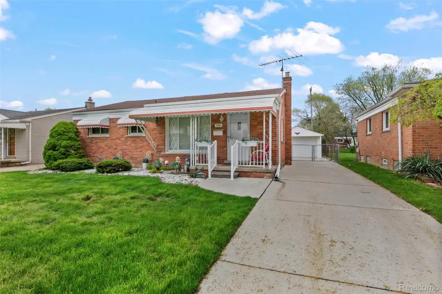 7961 Lincoln Street, Taylor, MI 48180 - #3