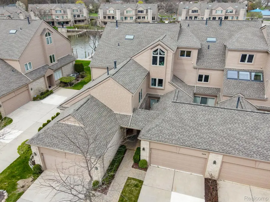 26230 Harbour Pointe Drive S #44, Harrison Township, MI 48045 - #2