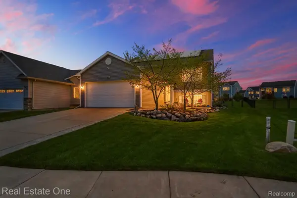 3513 Amber Oaks Drive, Howell, MI 48855