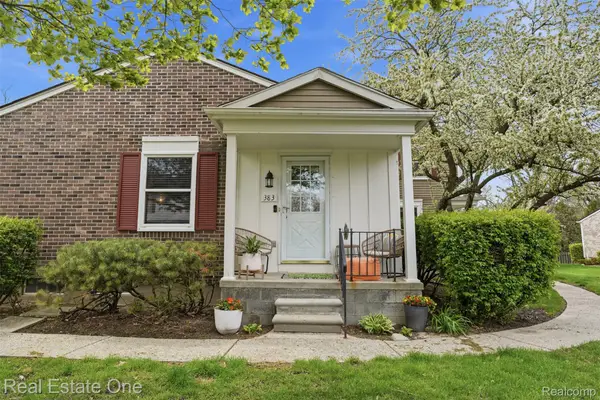 383 Neptune Drive, WalledLake, MI 48390