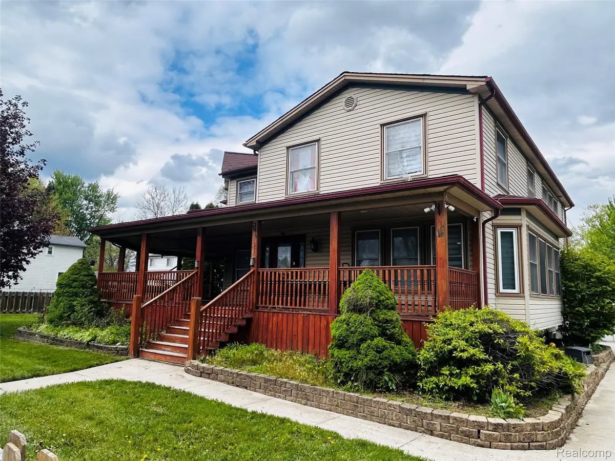 8186 Lenore Street, Dearborn Heights, MI 48127 - #1