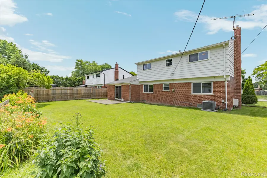 11836 Canterbury Drive, Warren, MI 48093 - #3